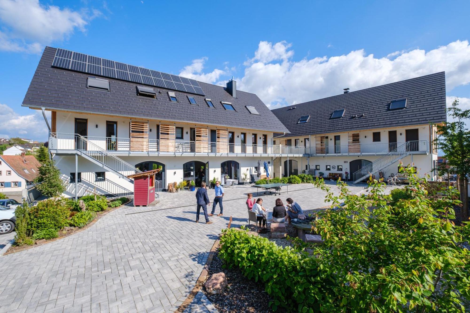 Adelnhoven Apartment *